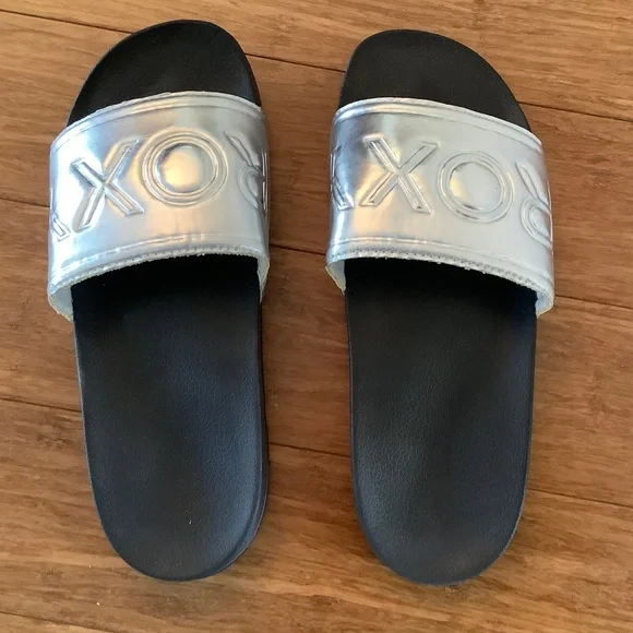Roxy Slides - Picture 3 of 4